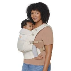 Ergobaby Adapt SoftFlex Mesh Natural Beige Babytrage -Babyprodukte baby carrier adpat sfm natural beige studio 01
