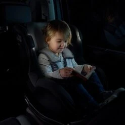 Britax Römer Dualfix ISense Autositz Golden Cognac 3 Monate-4 Jahre -Babyprodukte lifestyle cs dualfix isense modularsystem childincar lightson 2021 4